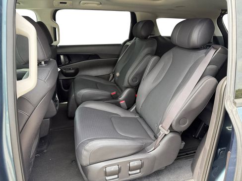New 2025 Kia Carnival SX Prestige image 16