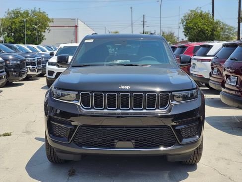 New 2026 Jeep Grand Cherokee Laredo RWD image 2