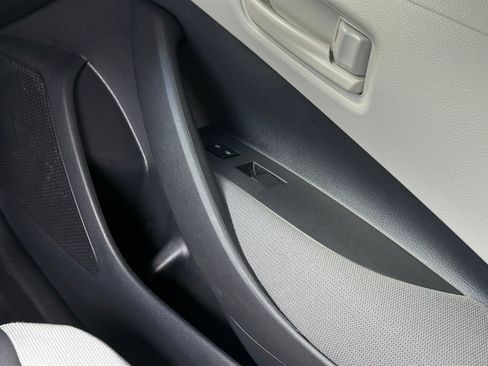 Used 2024 Toyota Corolla LE w/ LE Convenience Package FWD image 16