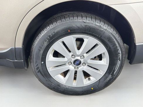 Used 2017 Subaru Outback 2.5i Premium AWD/4WD image 34