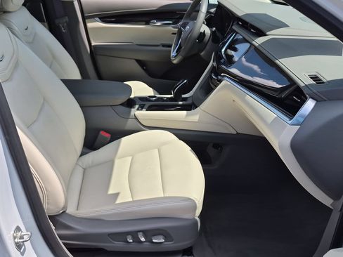 Certified 2024 Cadillac XT6 Premium Luxury AWD/4WD image 27