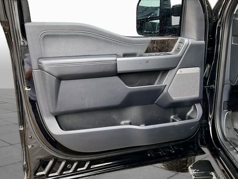 Used 2023 Ford F250 Lariat w/ Lariat Ultimate Package AWD/4WD image 25