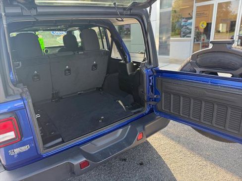Certified 2020 Jeep Wrangler Unlimited Sahara AWD/4WD image 10