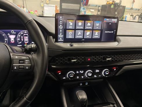 Used 2024 Honda Accord EX-L image 18