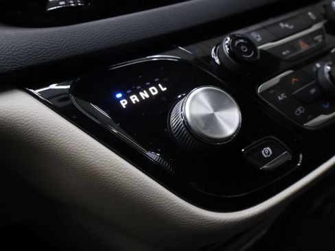 Used 2020 Chrysler Pacifica Touring-L Plus FWD image 29