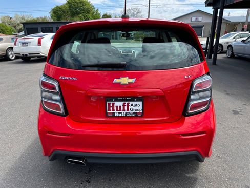 Used 2017 Chevrolet Sonic LT w/ Convenience Package FWD image 7