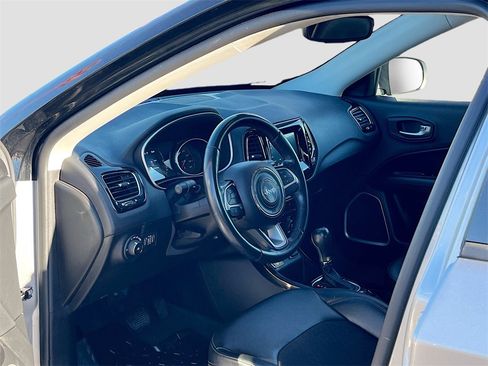 Used 2020 Jeep Compass Latitude image 9