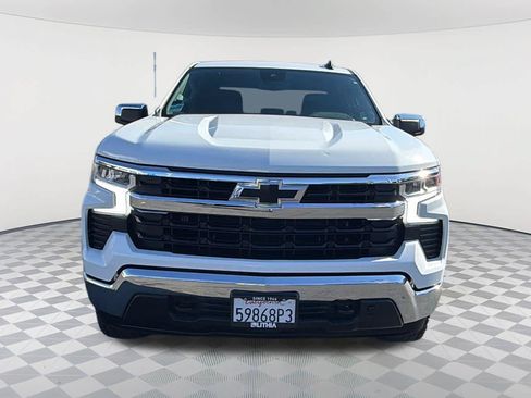 Used 2022 Chevrolet Silverado 1500 LT AWD/4WD image 2