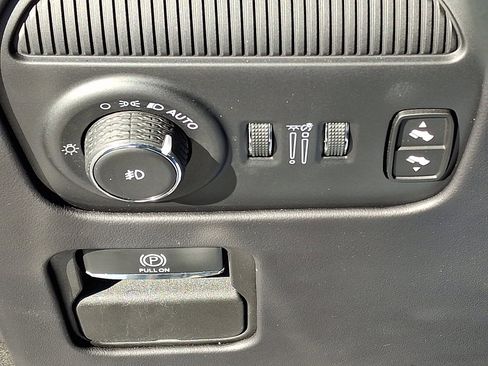 Used 2024 Jeep Grand Wagoneer L Series II w/ Quick Order Packagew 28T image 26