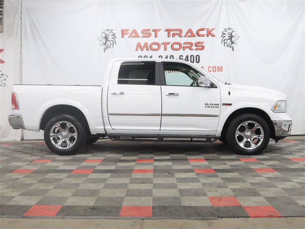 Used 2018 RAM 1500 Laramie w/ Convenience Group AWD/4WD image 4