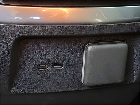 New 2026 Cadillac Vistiq Sport image 28