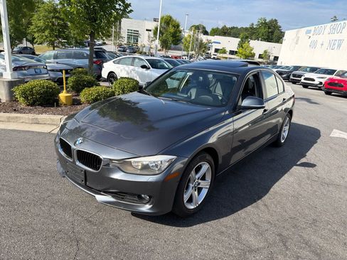 Used 2013 BMW 328i xDrive Sedan AWD/4WD image 3