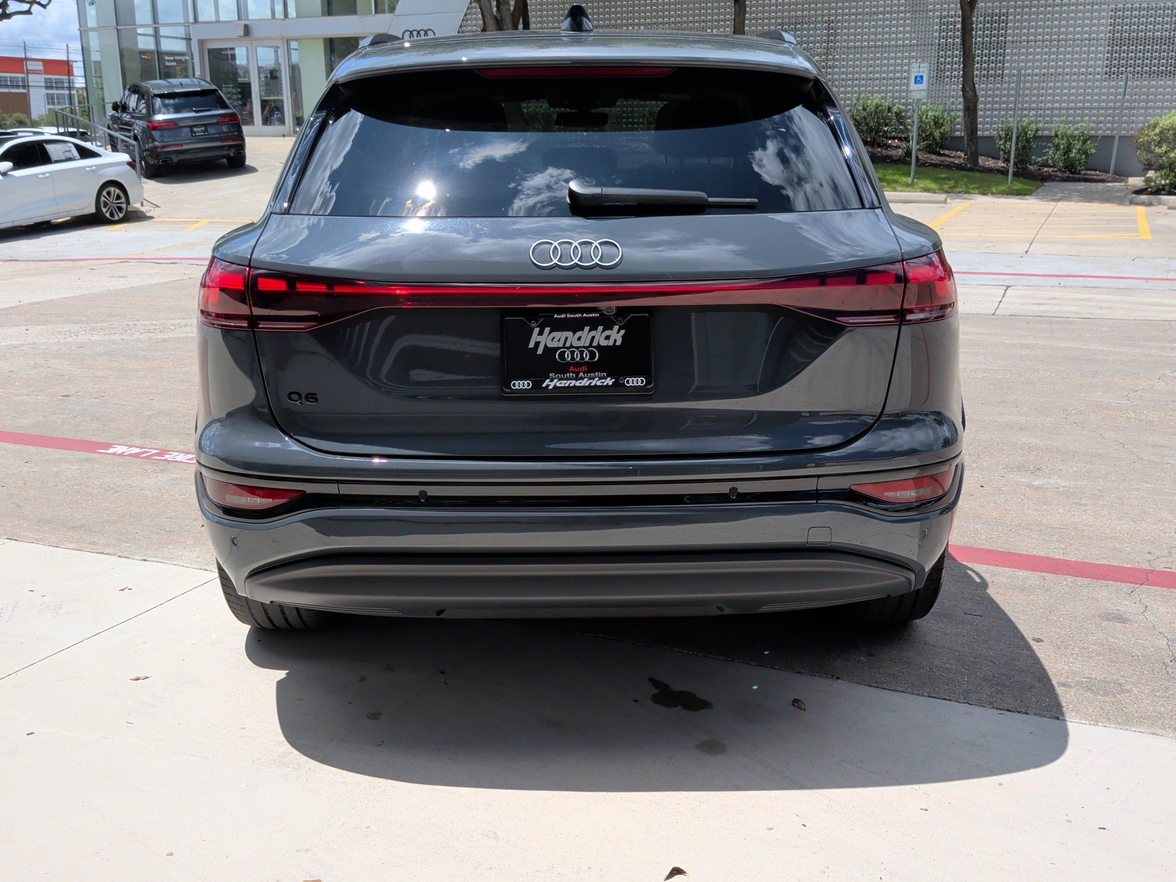 Certified 2025 Audi Q6 e-tron Premium w/ Convenience Package RWD image 9