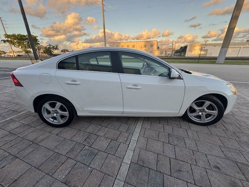 Used 2012 Volvo S60 T5 image 8