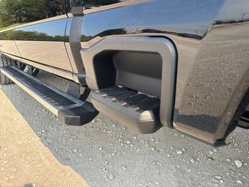 Used 2025 Ford F250 Lariat AWD/4WD image 13
