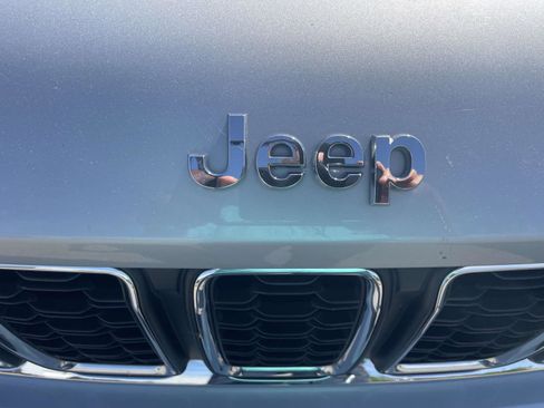 Used 2021 Jeep Grand Cherokee L Laredo w/ Luxury Tech Group I image 4