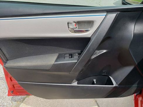 Used 2016 Toyota Corolla LE FWD image 11