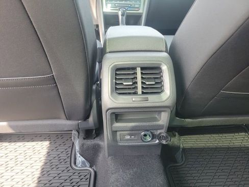 New 2024 Volkswagen Tiguan SE R-Line image 44