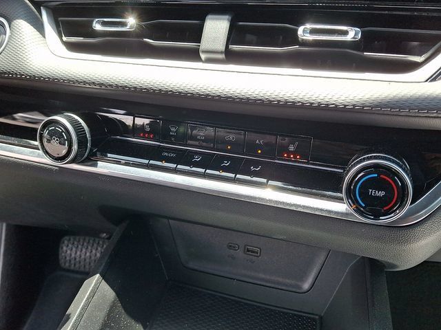 Used 2025 Chevrolet Equinox LT AWD/4WD image 10