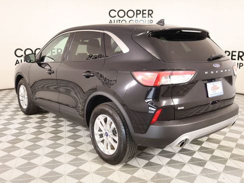 Used 2022 Ford Escape SE image 21