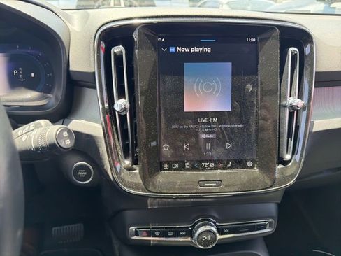 Used 2025 Volvo XC40 B5 Plus AWD/4WD image 10