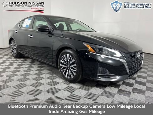 Used 2023 Nissan Altima 2.5 SV image 1