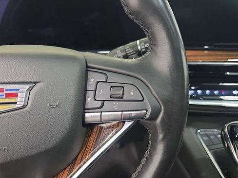 Used 2022 Cadillac Escalade Premium Luxury AWD/4WD image 18