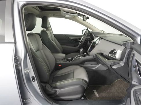 Certified 2025 Subaru Outback Onyx Edition AWD/4WD image 40
