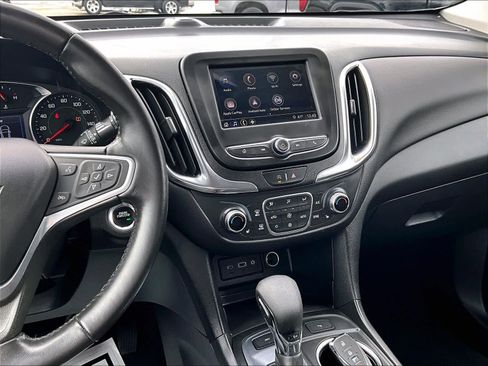 Used 2022 Chevrolet Equinox LT image 18