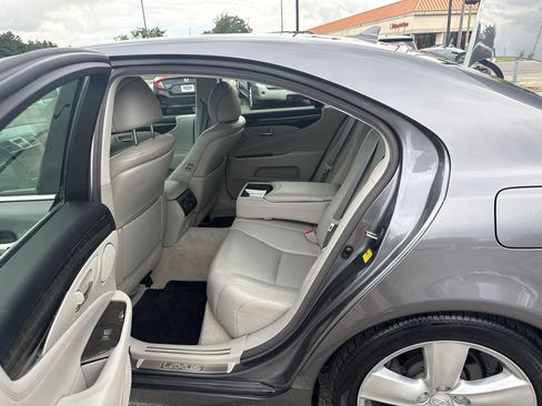 Used 2012 Lexus LS 460 w/ Comfort Pkg RWD image 12