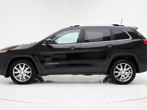Used 2018 Jeep Cherokee Limited image 5