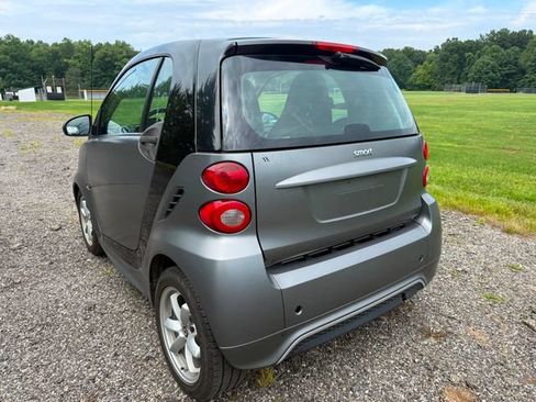 Used 2015 smart fortwo pure RWD image 3