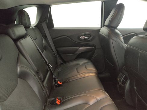Used 2020 Jeep Cherokee Limited AWD/4WD image 19