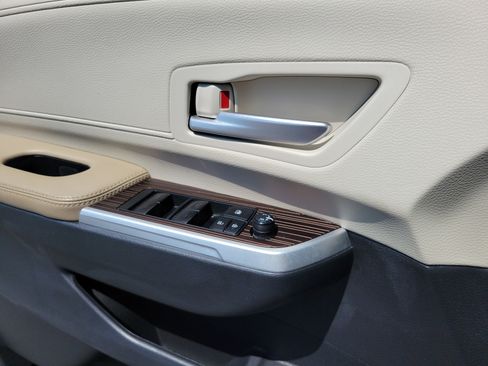 Certified 2023 Toyota Sienna XLE FWD image 25