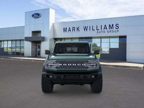 New 2025 Ford Bronco Badlands image 7