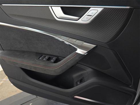 Used 2025 Audi RS 6 performance image 22