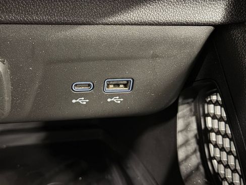 Used 2025 Chevrolet TrailBlazer RS w/ Convenience Package AWD/4WD image 33