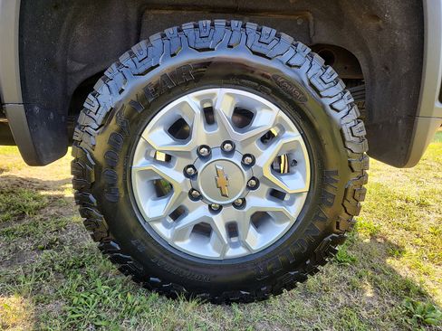 Certified 2022 Chevrolet Silverado 2500 LT w/ All Star Edition AWD/4WD image 8