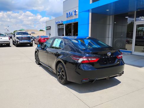 Used 2024 Toyota Camry SE FWD image 9