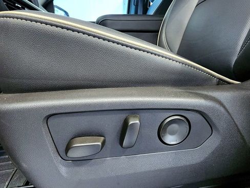 Used 2025 Chevrolet Suburban Premier AWD/4WD image 26