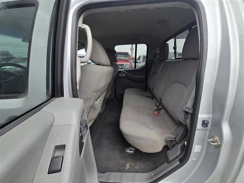 Used 2019 Nissan Frontier SV image 26
