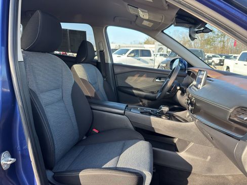 Used 2021 Nissan Rogue SV image 16