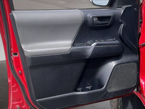 Used 2020 Toyota Tacoma SR AWD/4WD image 20