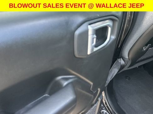 Used 2026 Jeep Wrangler Unlimited Rubicon w/ Technology Group AWD/4WD image 12