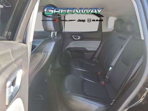 Used 2022 Jeep Compass Latitude image 10