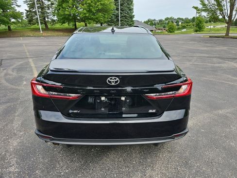 Used 2025 Toyota Camry SE FWD image 5