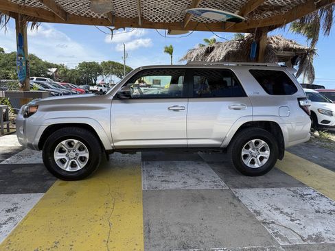 Used 2015 Toyota 4Runner SR5 RWD image 9