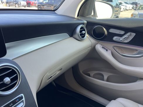 Used 2022 Mercedes-Benz GLC 300 4MATIC image 20