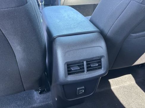 Used 2024 Chevrolet Equinox LT FWD image 19