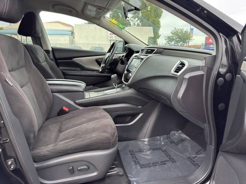 Used 2017 Nissan Murano SV FWD image 13